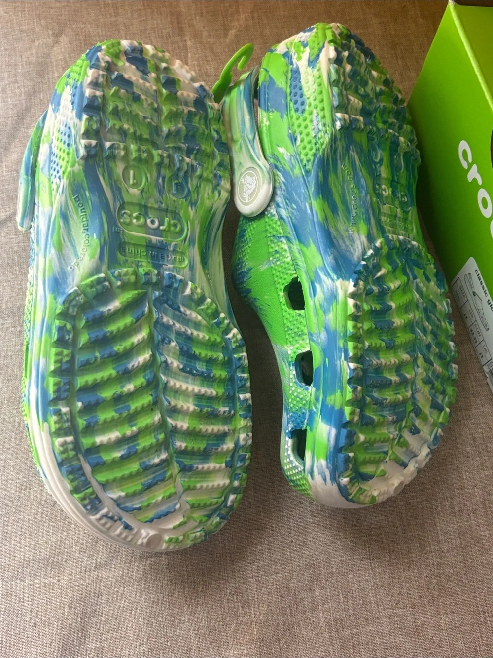 CROCS Kids Glow Clog in Bright Green